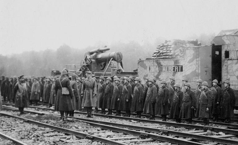 12 inch (305mm) heavy railway gun type Vickers, "King Albert" 12 inch (305mm) heavy railway gun type Vickers, "King Albert"